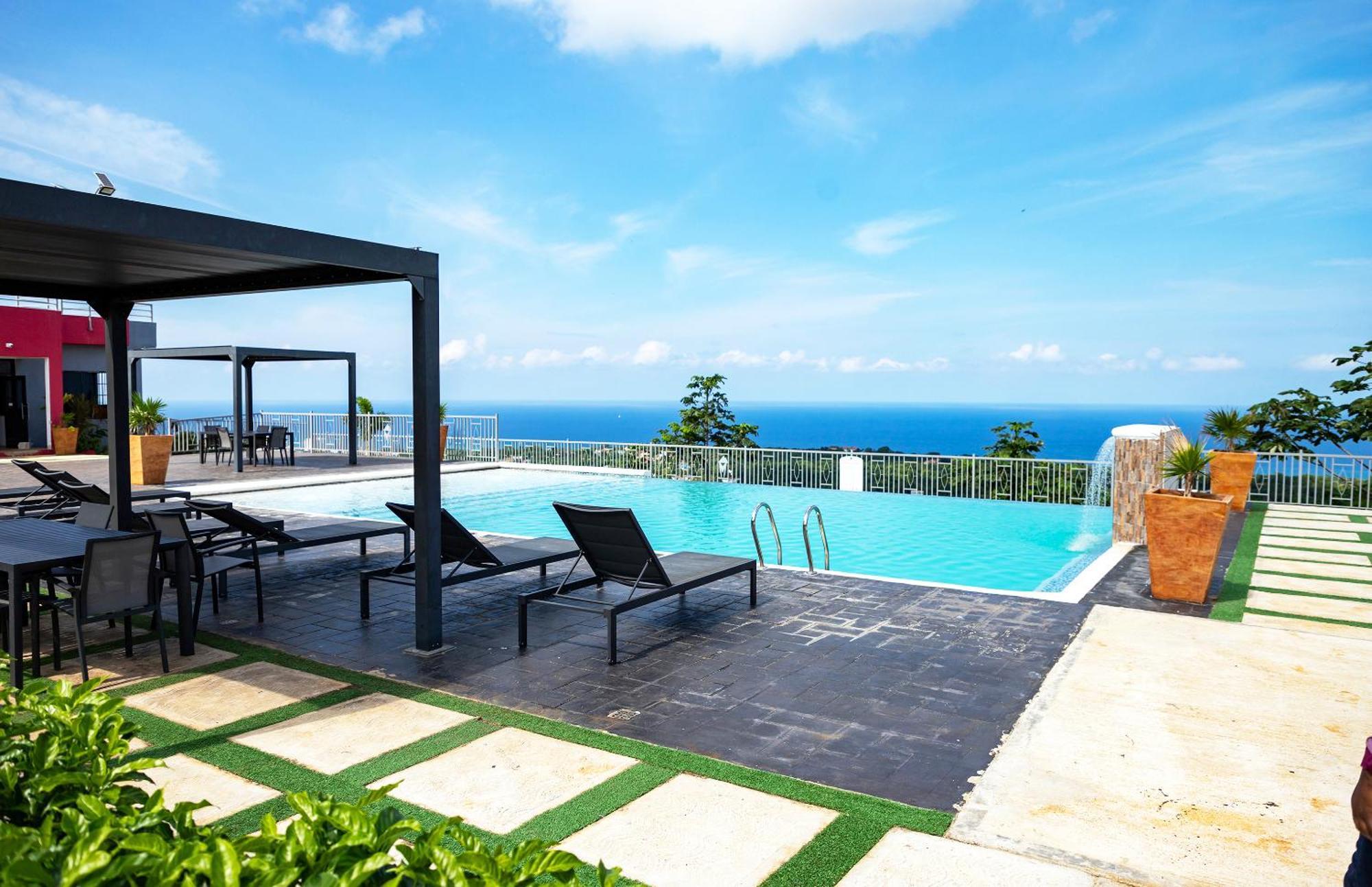 Ms. T'S Paradise @ Pyramid Point Ocho Rios Exterior photo